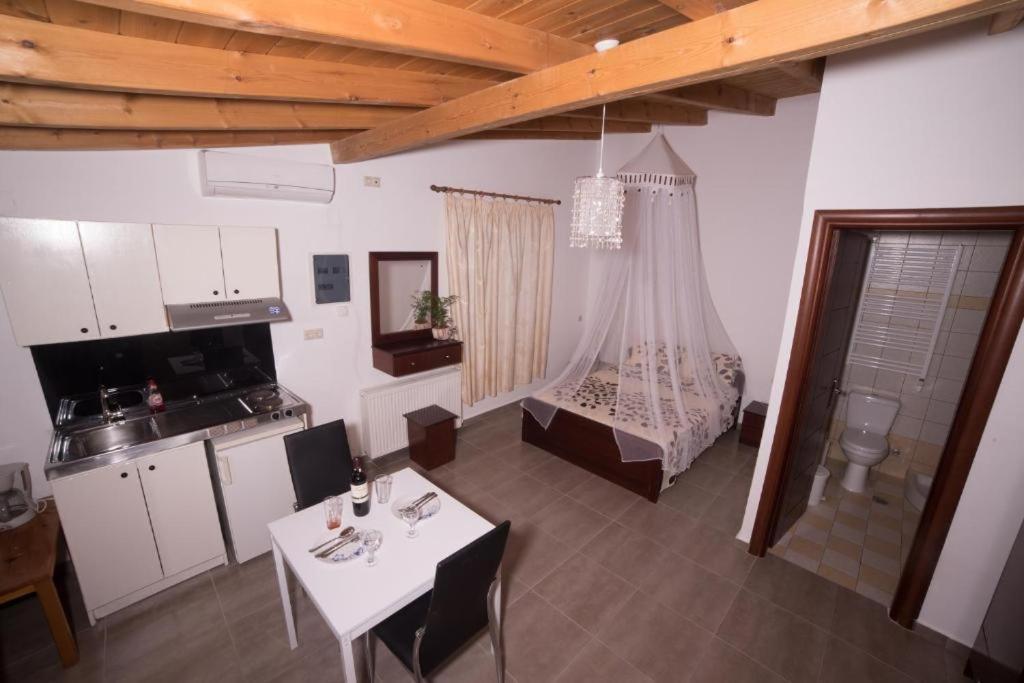Bodikos Apartments Pitsidia Exterior foto