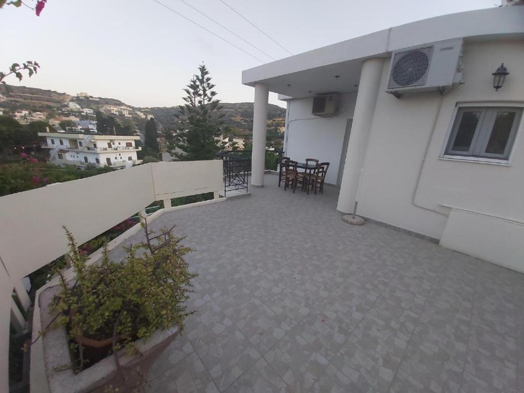 Bodikos Apartments Pitsidia Exterior foto