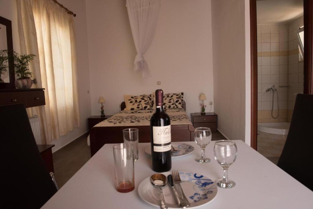 Bodikos Apartments Pitsidia Exterior foto